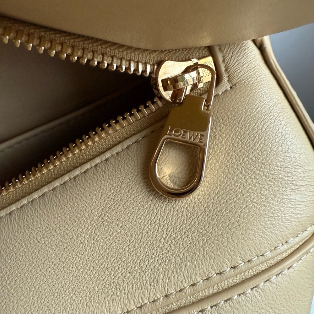 Loewe Pale Yellow Leather Shoulder Bag - Picture 10 of 16